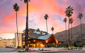 Royal Sun Villa Palm Springs 4*